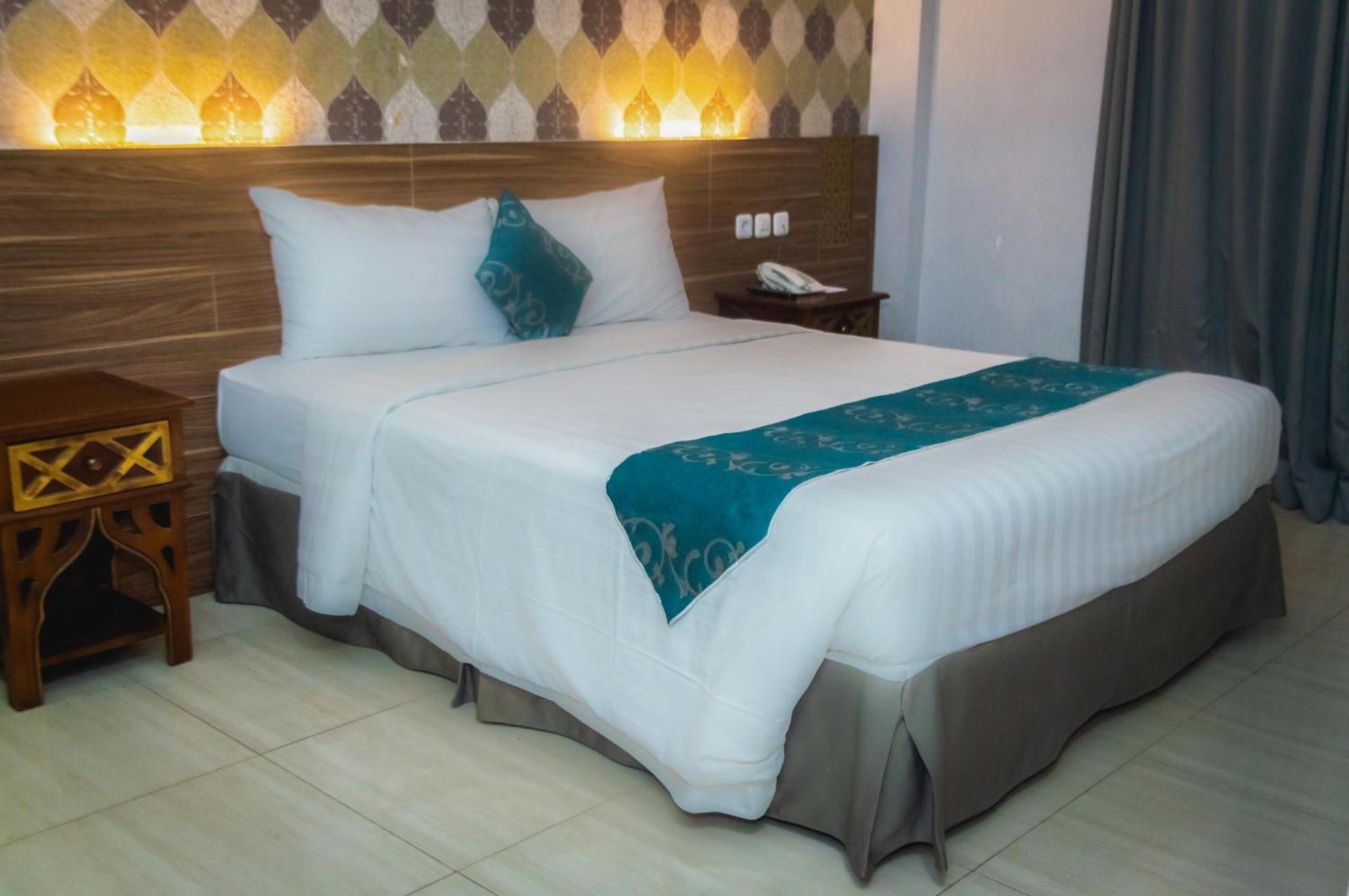 Grand Amira Hotel Solo, Azana Hotels Collection Экстерьер фото