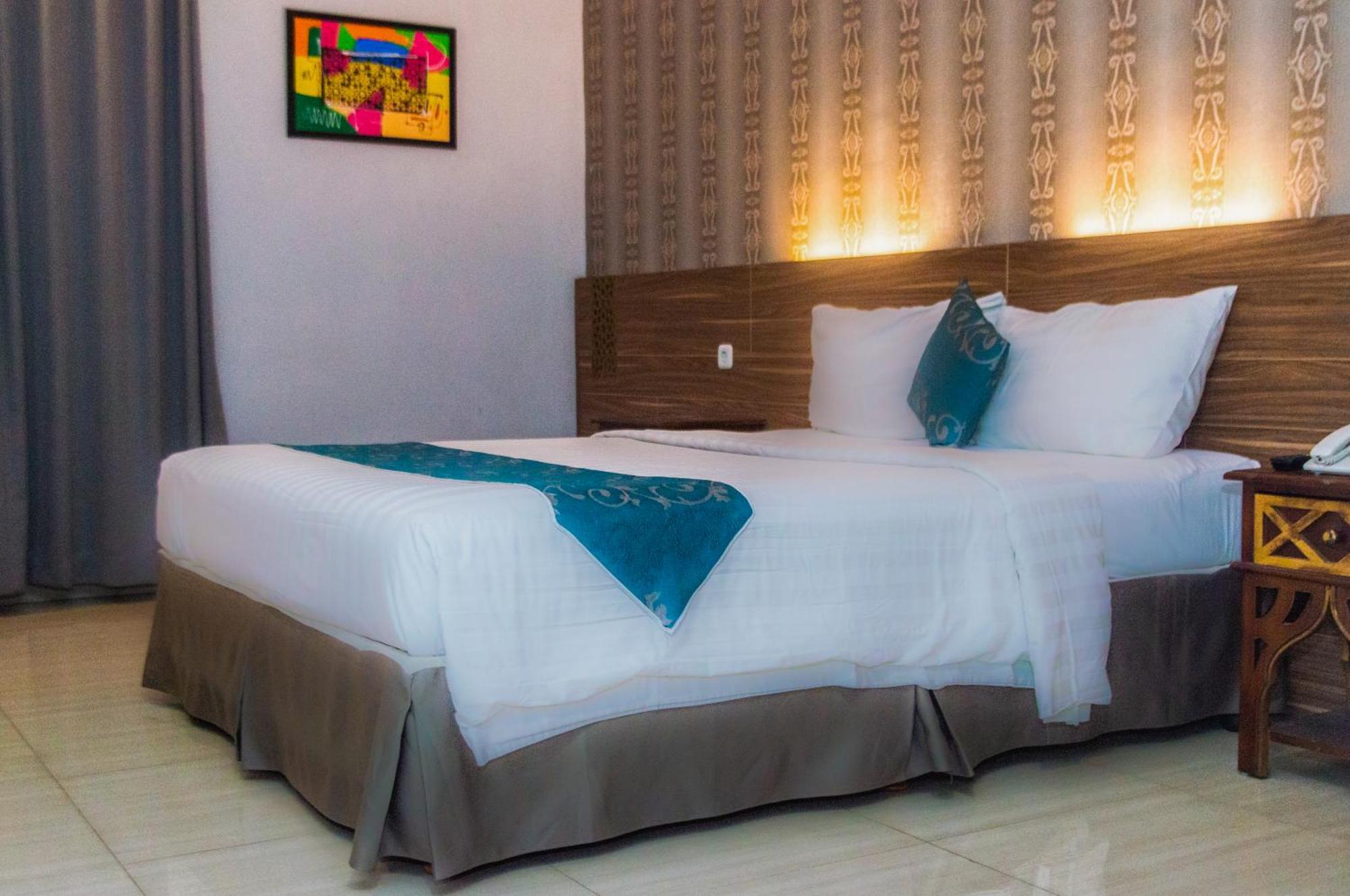 Grand Amira Hotel Solo, Azana Hotels Collection Экстерьер фото