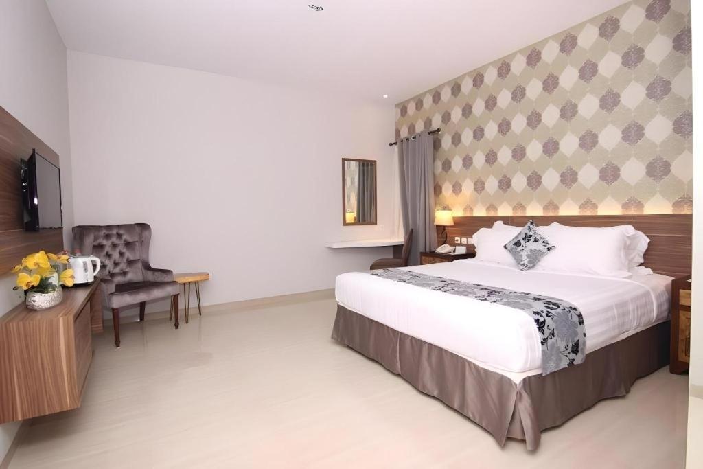 Grand Amira Hotel Solo, Azana Hotels Collection Экстерьер фото