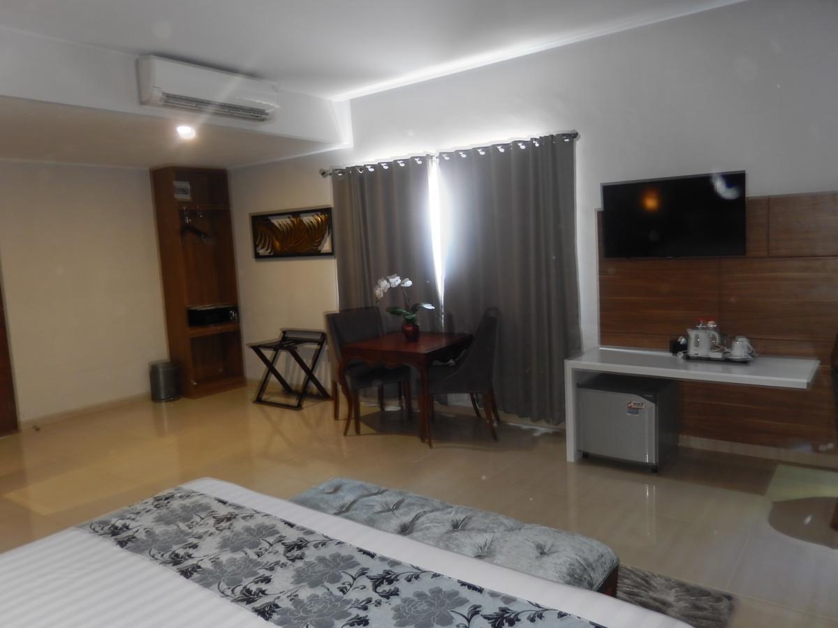 Grand Amira Hotel Solo, Azana Hotels Collection Экстерьер фото