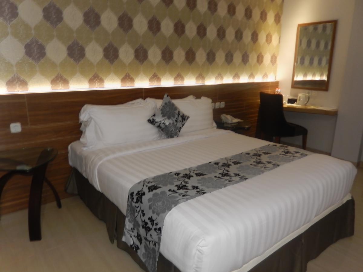 Grand Amira Hotel Solo, Azana Hotels Collection Экстерьер фото