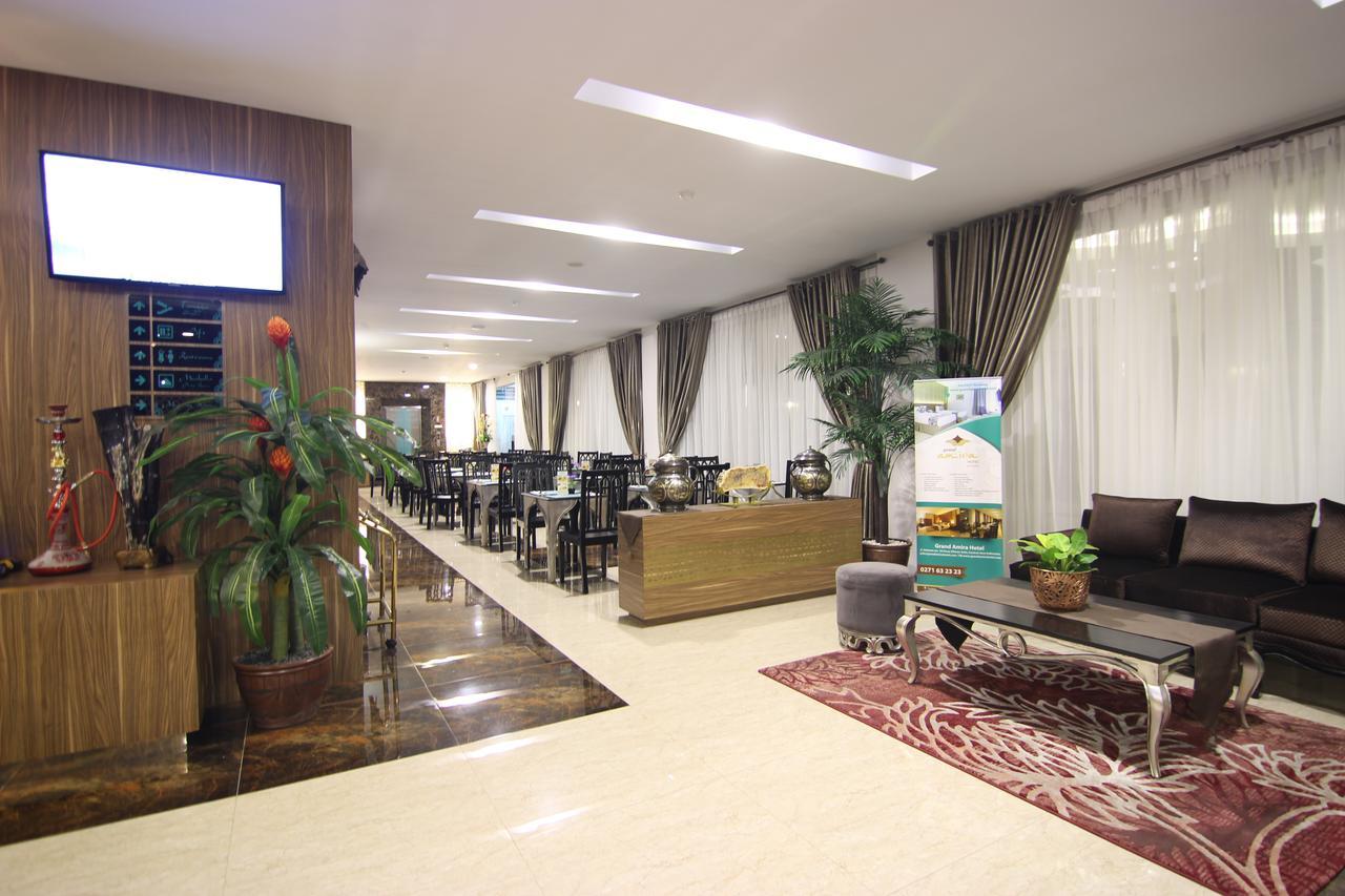 Grand Amira Hotel Surakarta  Экстерьер фото